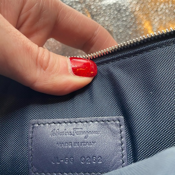 Ferragamo Men’s Geometric Leather pouch - Picture 5 of 7